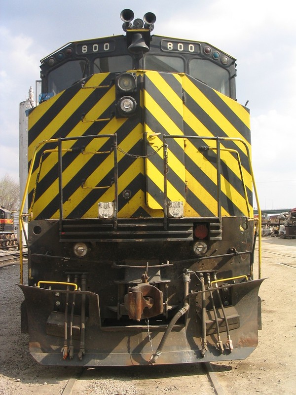 IAIS 800 at Council Bluffs, IA on 09-Apr-2005