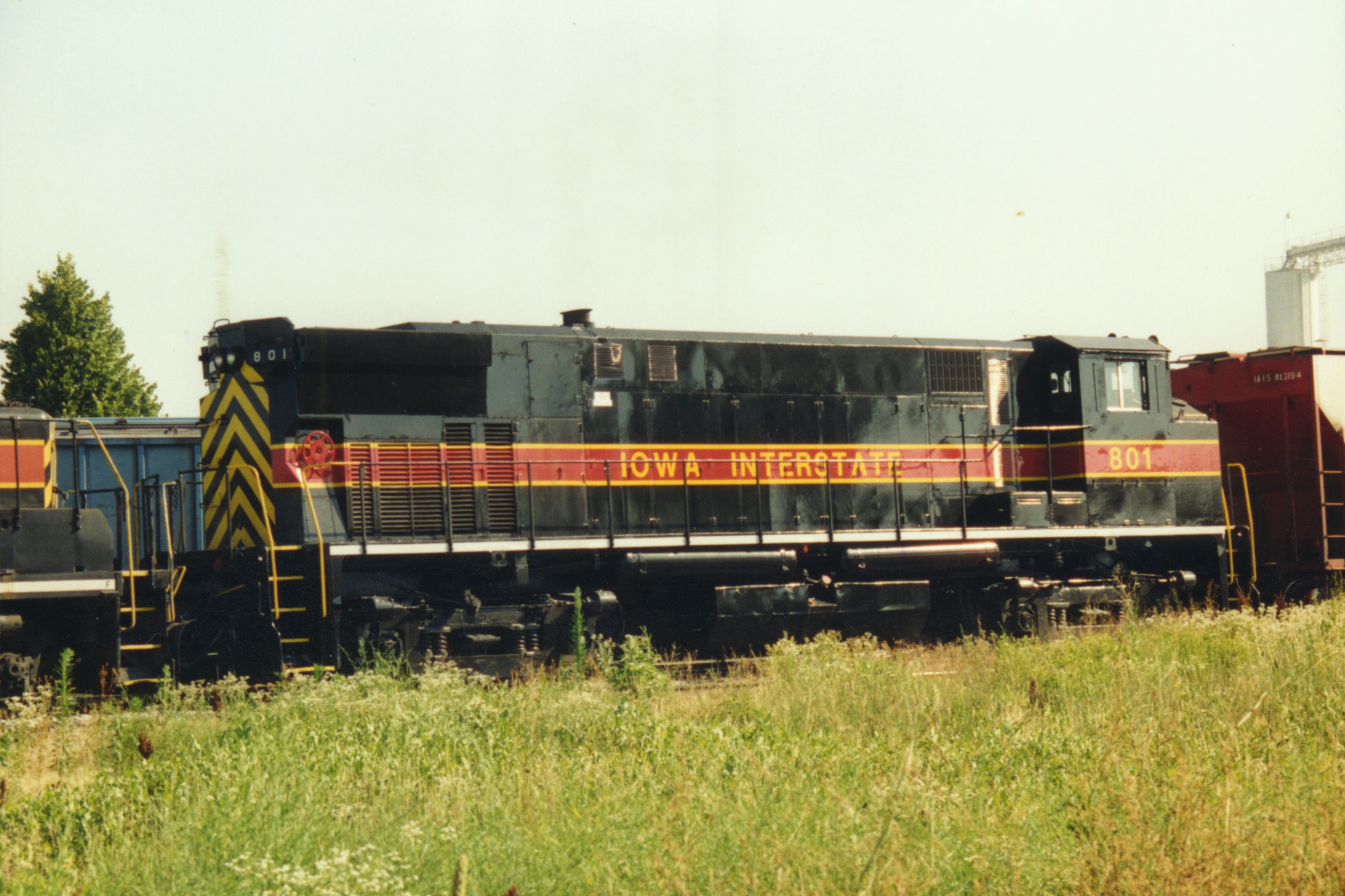 IAIS 801 at Altoona, IA on 11-Jul-1994