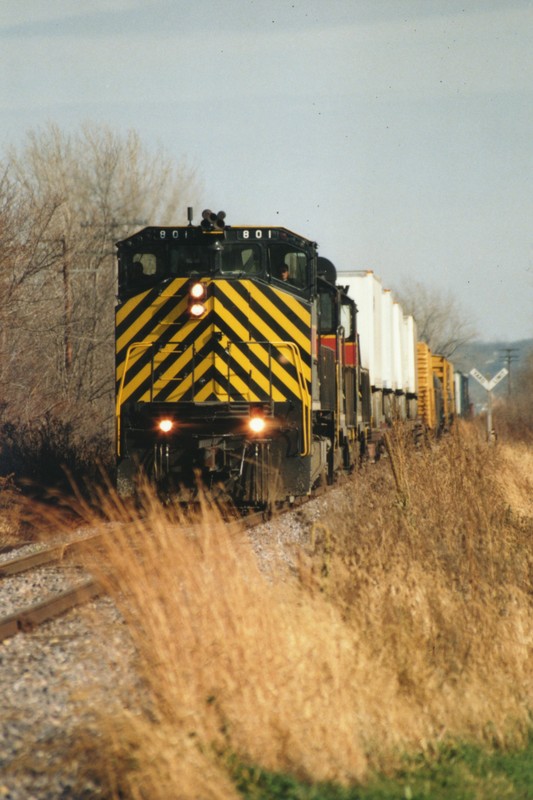 IAIS 801 at West Des Moines, IA on 17-Nov-1994