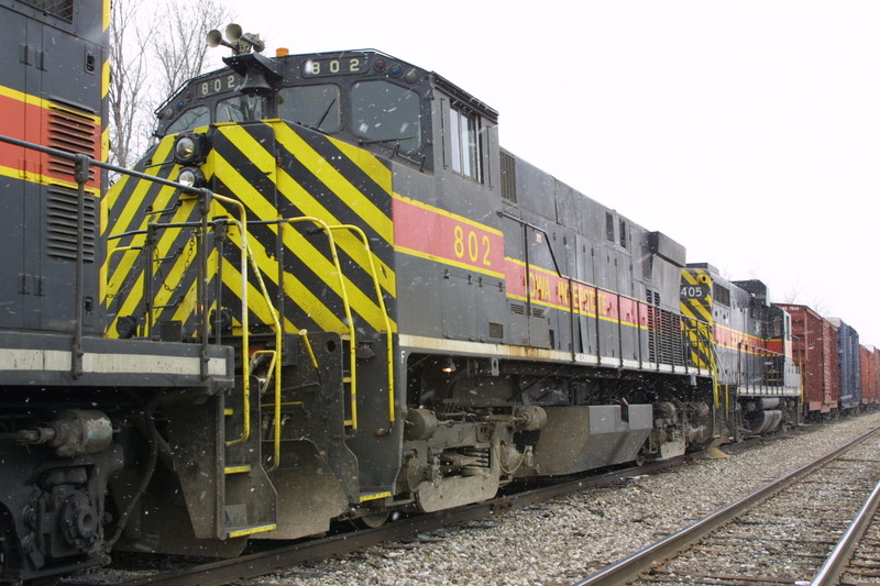 IAIS 802 at Walcott, IA on 23-Dec-2001