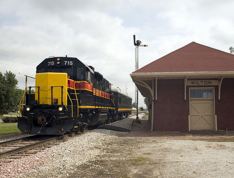 PBICB-21 passes the depot in Wilton, IA.  21-Aug-2007.