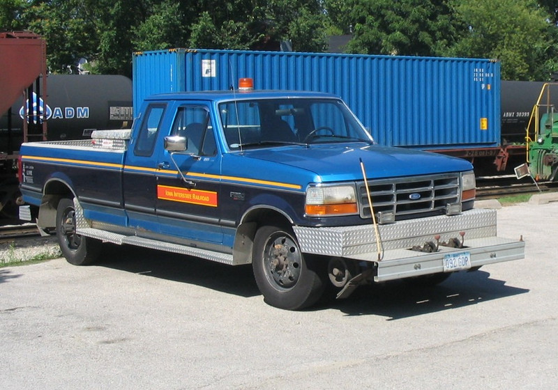 Ford F-250 hi-rail in Iowa City, IA on 7/31/04.