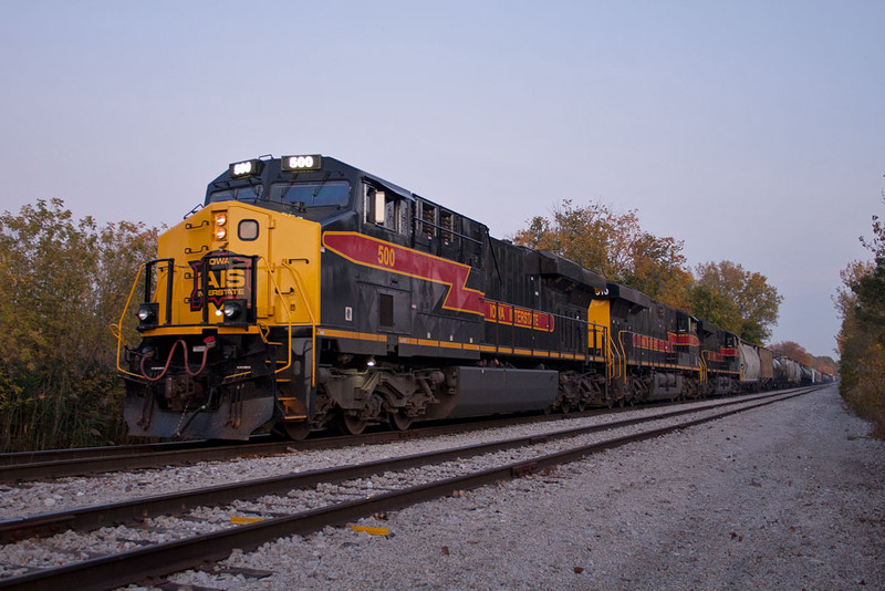 IAIS 500 East sits in Carbon Cliff, IL waiting for a crew to detour on the BNSF.