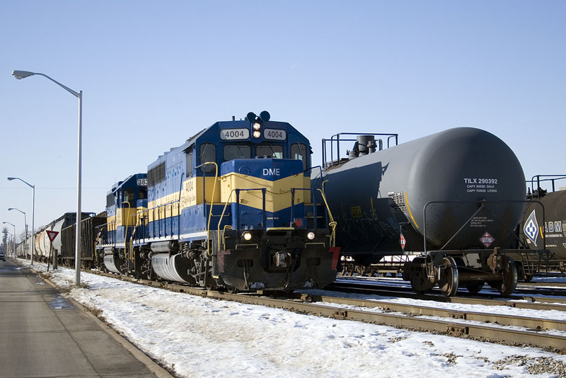 IC&E's West Davenport Switcher gets ready to drop their 73-car transfer to the IAIS at Rock Island, IL.  18-Dec-2007