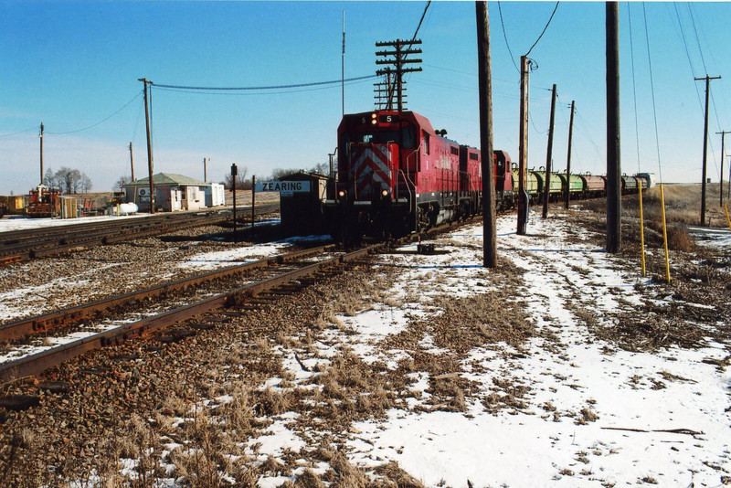 Northbound train arrives at Zearing, Feb. 13, 2006.