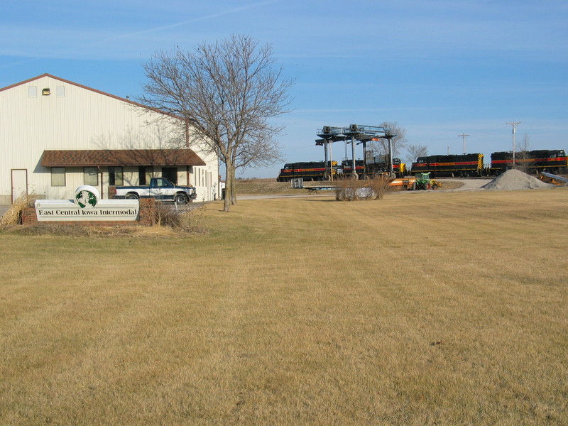 West train at the ramp, Dec. 18, 2006.