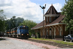 LLPX 2031 east past the Iowa City depot (just west of the yards) on 9-Aug-2004