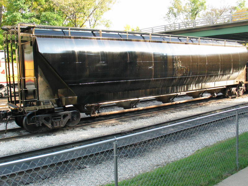 Covered hopper coated with 9940's oil.  Oct. 12, 2005