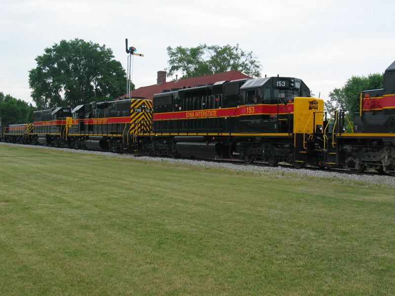 Is there anyone who doesn't like the SD38s?  June 18, 2007.