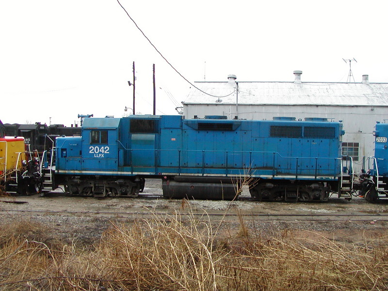 LLPX 2042 at Council Bluffs, IA on 30-Apr-2002