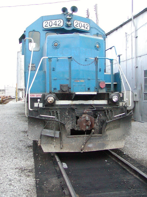 LLPX 2042 at Council Bluffs, IA on 07-Apr-2004