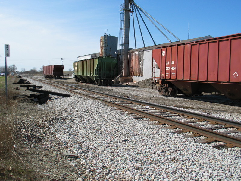 Fertilizer cars at Atalissa, March 22, 2007.