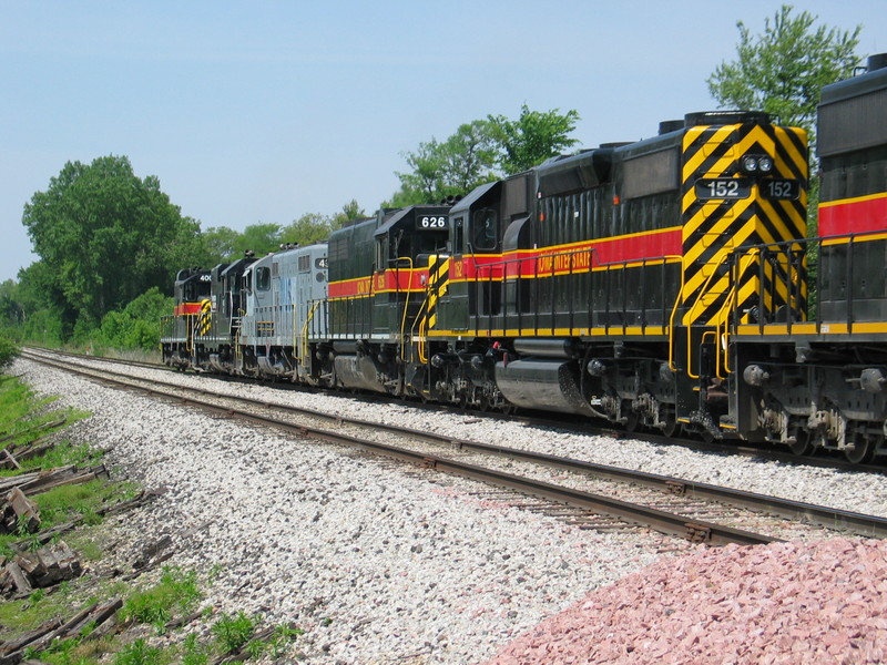Here the Newton crew is pulling west down N. Star siding, ready to depart.  May 21, 2007.