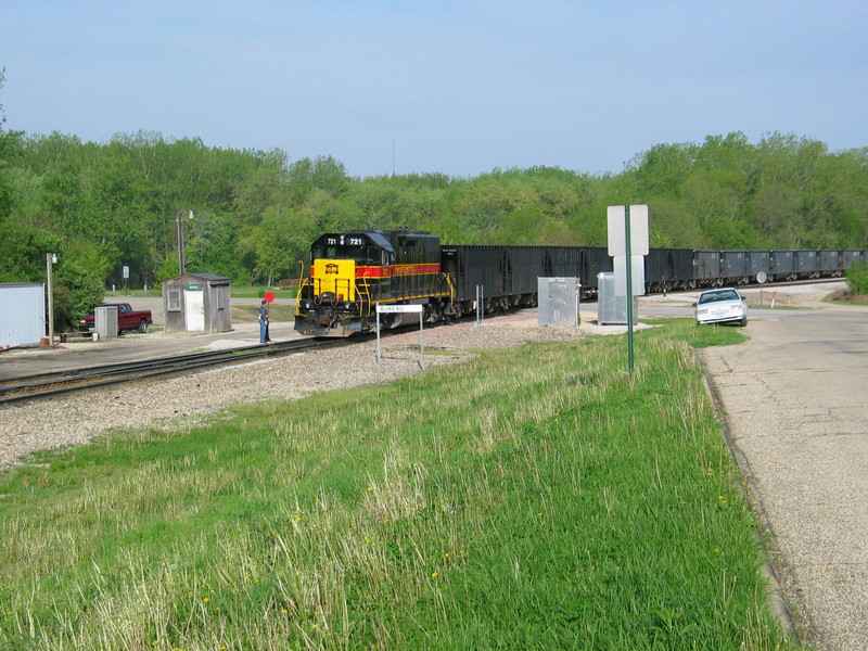 With the westbound crew out of the way, the Peoria Rocket departs Bureau, May 2, 2007.