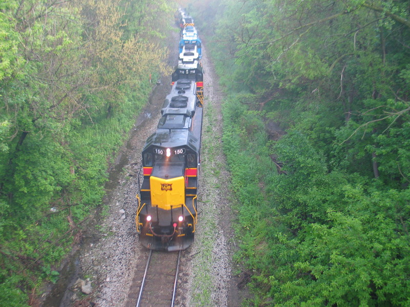 RI turn at Locust St. Davenport, May 10, 2006.