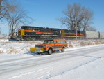 Westbound turn heads in at N. Star on Jan. 14, 2009.  Don't the Gevo and Travelall complement each other nicely?