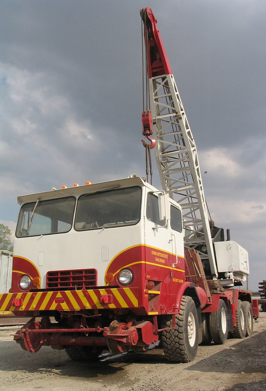 IAIS "Little Giant" crane in Council Bluffs, IA on 4/9/05.