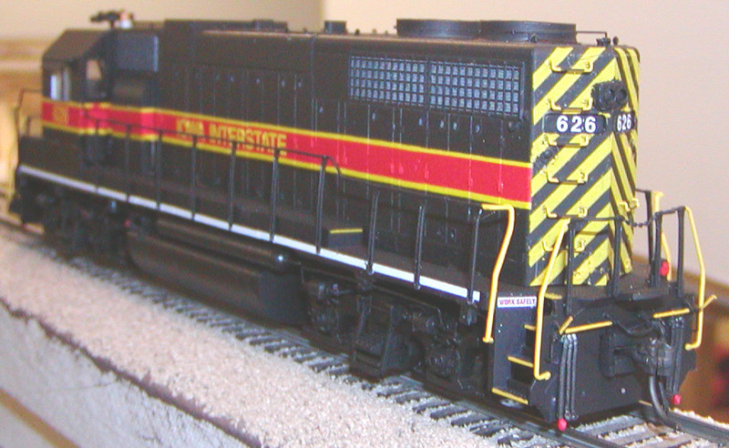 Rear conductor's side view. I thought the black and yellow grabs on the prototype added some interest - wish IAIS would paint them that way on all units.