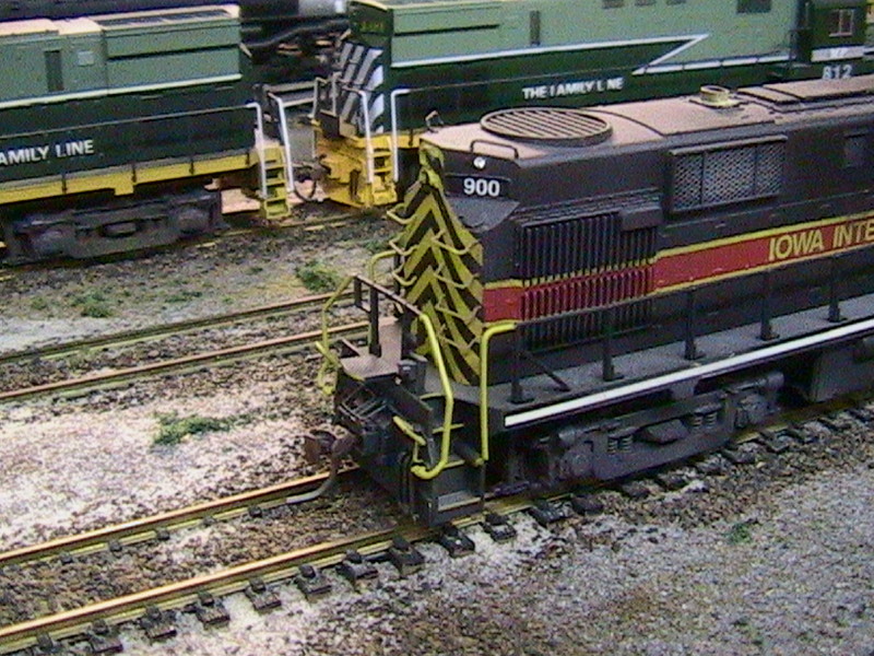 IAIS-900-model-rearright-000-1024x768.jpg