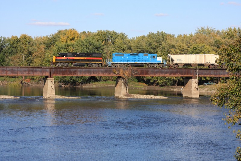 720 and 154 step out across the Cedar River at Moscow, IA