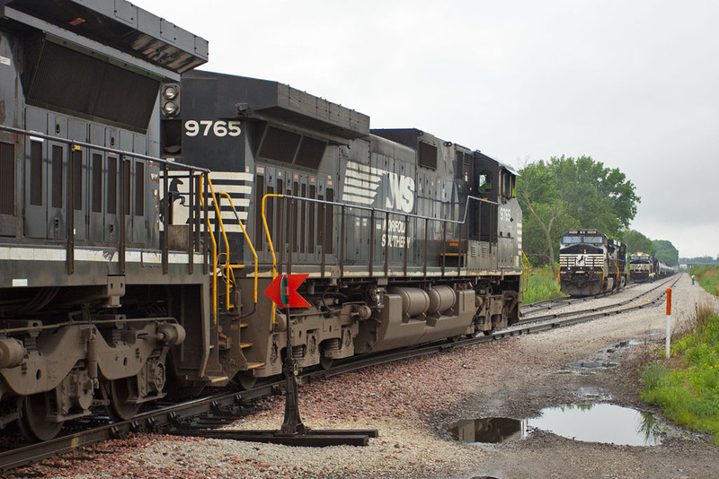 SISW shuffles NS power at Carbon Cliff, IL.