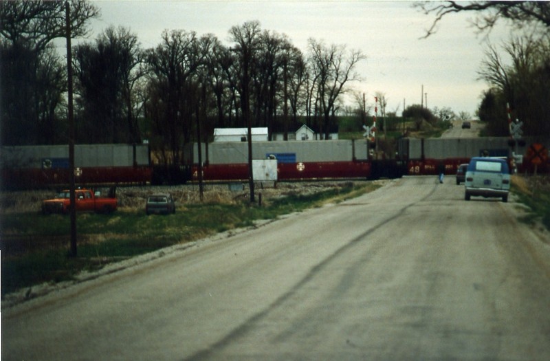 Looking north at the mp210 crossing; the containers are the old "Interdom" boxes.