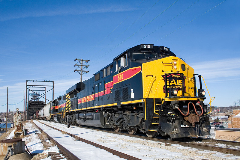 #510 brings the East train off the Arsenal Bridge, Rock Island, Illinois 01/24/09.