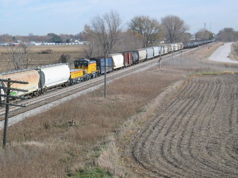 Crandic switcher/slug set mid-train.  Nov. 13, 2007.