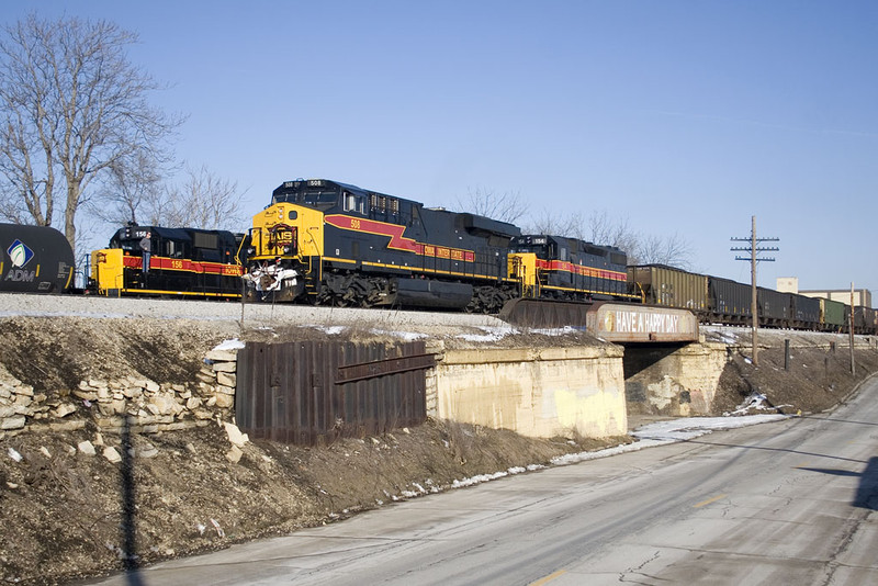 PECR-13 passes RISW-14 @ Rock Island, IL.