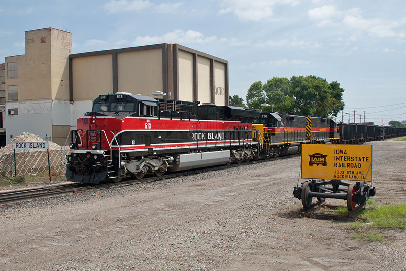 The Rocket crew brings PECR-04 into Rock Island, IL.