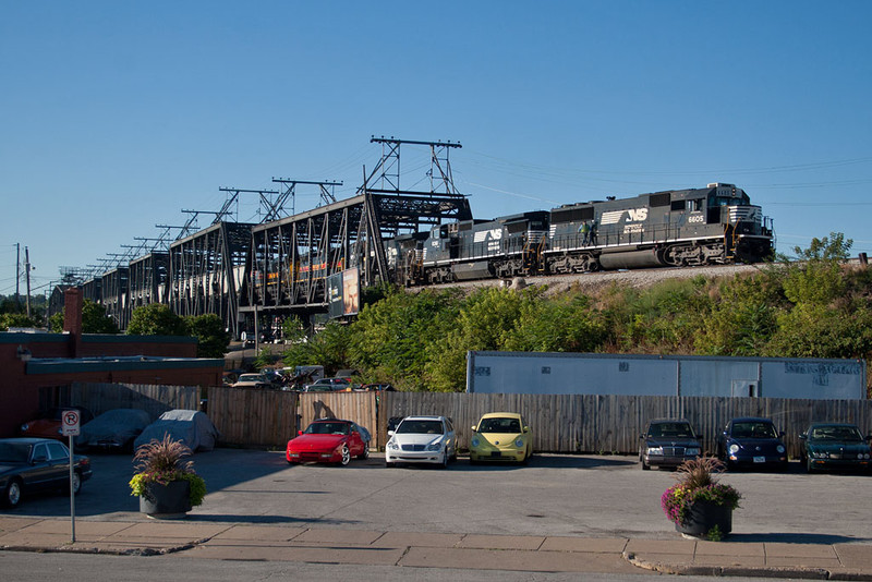 NS 6605 @ Davenport, IA.  August 6, 2012