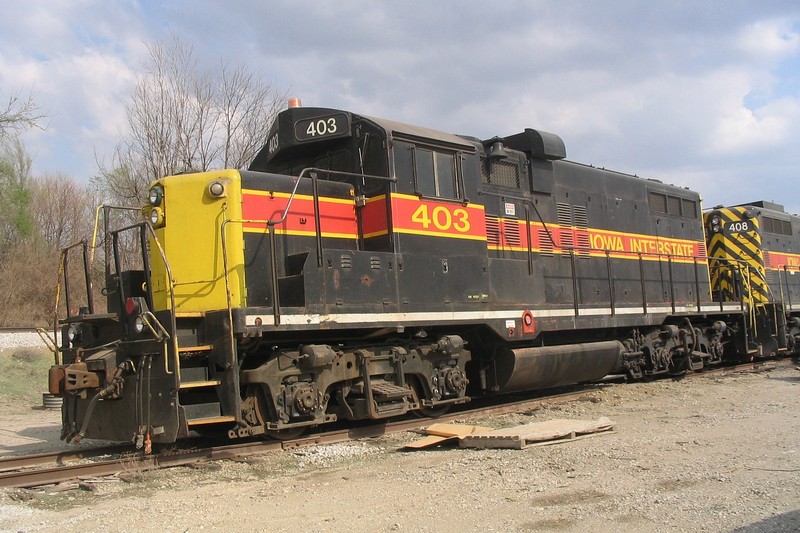 403 in Phase IIa with the larger, wider lettering at Council Bluffs, IA on 9 Apr 2005