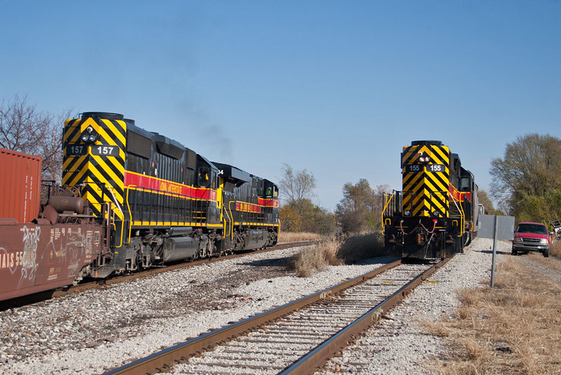 CBBI-10 passes SISW-11 at Moline.