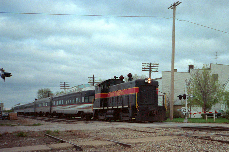250 provides power westbound through Walcott in the spring of 1989