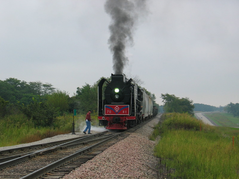 Steamer backing out of the east leg at Yocum after the east train has cleared, Sept. 9, 2006.