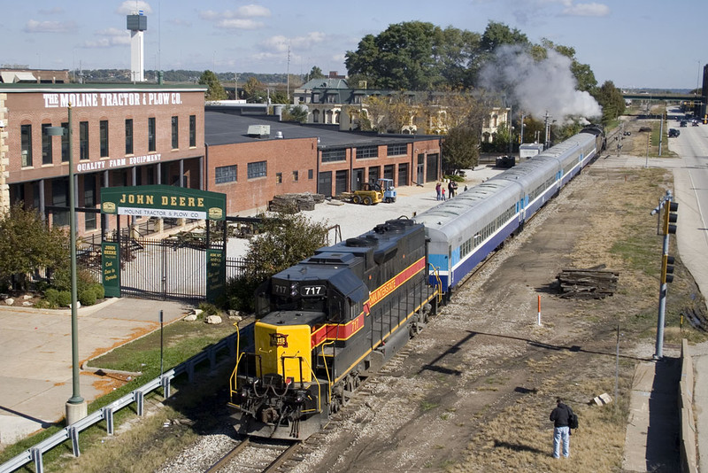 IAIS 6988 & IAIS 717 with Noon trip to Silvis.  Moline, IL.