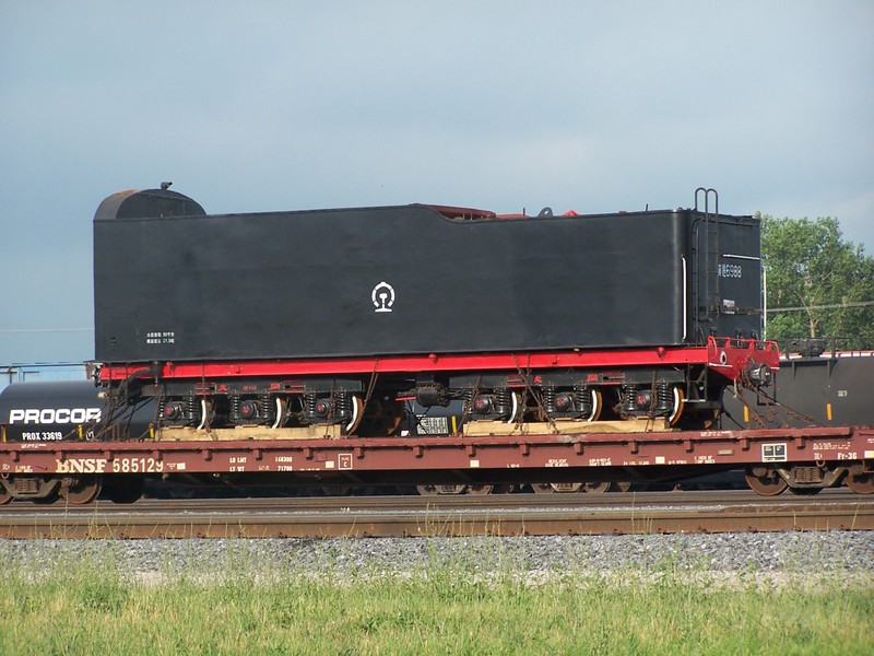 Chinese QJ's arrive in Galesburg, IL on BNSF's M-NEWGAL on 26-Jun-2006.