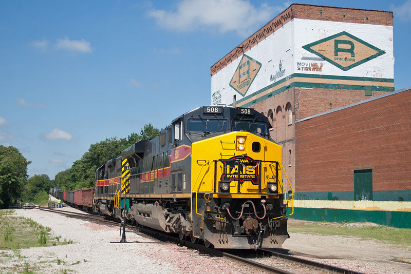 CBBI-24 arrives at Missouri Division Jct to setout some cars.