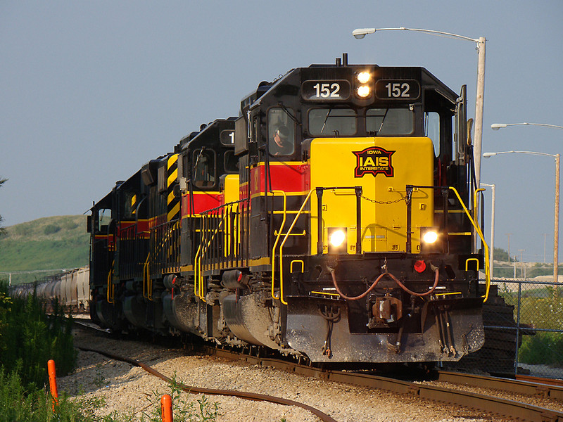 152 waits at the west end of the CRANDIC yard in Cedar Rapids to couple onto the CRIC.