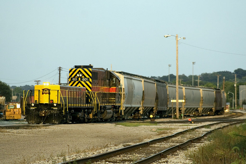 IAIS 650/601 with RISW-13 @ Rock Island, IL.