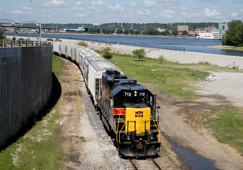 IAIS 712 with RISW-20 @ 24th St; Rock Island, IL.