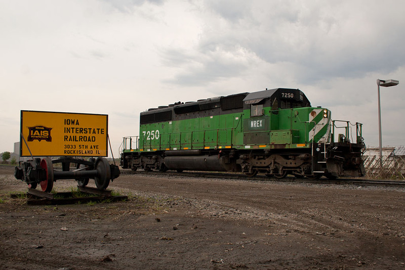 NREX 7250 is lite engine for DME's B73 job at Rock Island, IL.