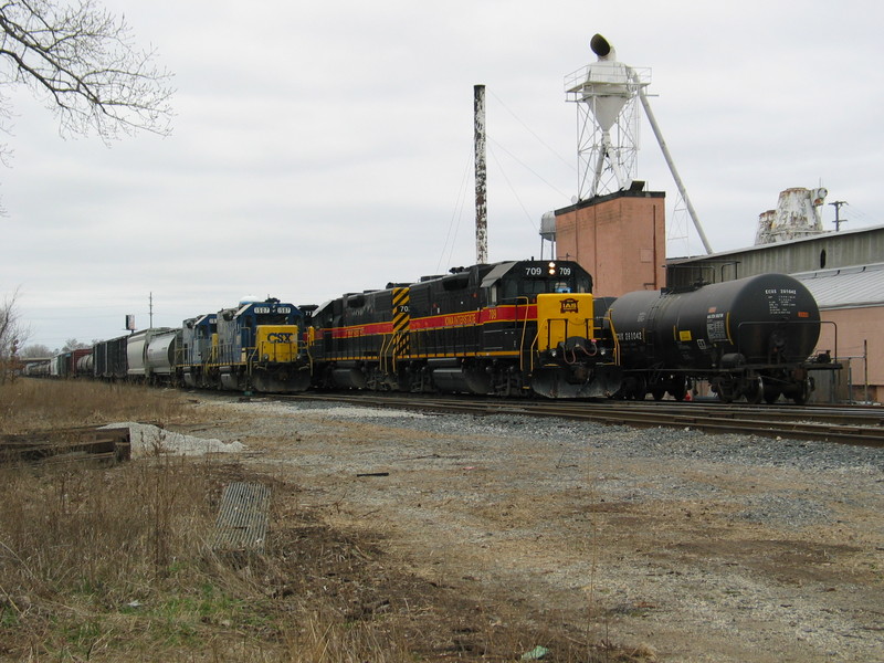 IAIS eastbound arrives at Rockdale for a crew change, April 1, 2006.