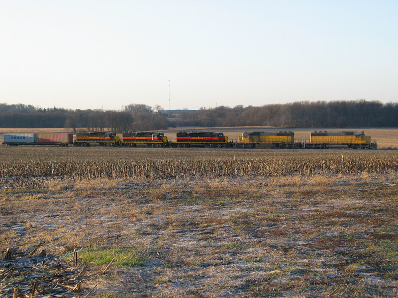 RI Turn at West Lib. siding, Jan. 12, 2006.