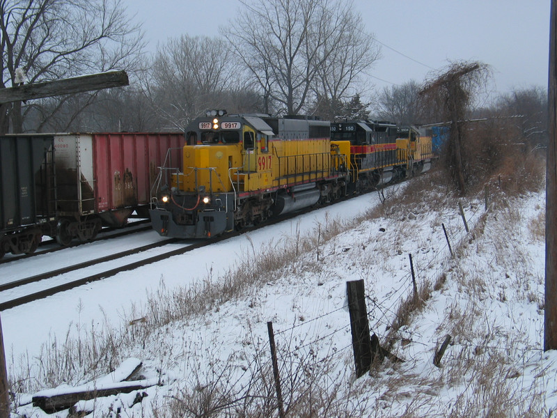 RI turn meeting the coal empties at N. Star siding, Jan. 23, 2006.