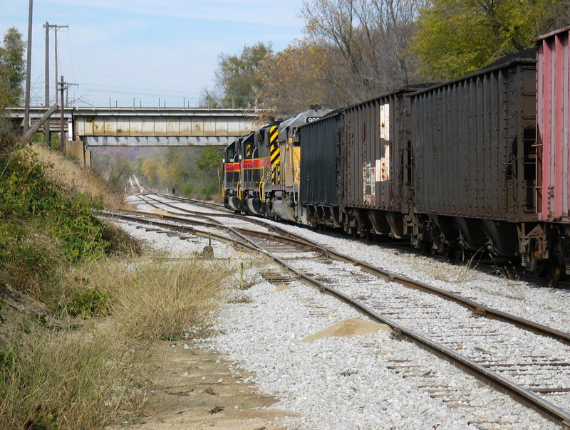 Looking north at the Santa Fe overpass, Chillicothe.  Also visible is the siding extension at Galena Sand and Gravel, and the bottom end of the old connection track.  Nov. 3, 2005.