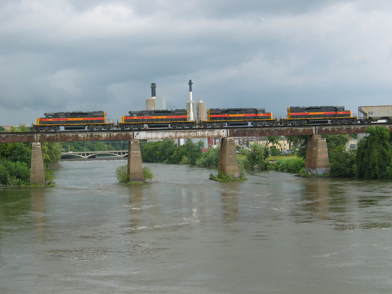 CR Job's power on the Iowa River Bridge.  I haven't seen these 4 together for quite a while.