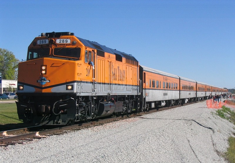 Hawkeye fans detrain the Ski-Train in Coralville, IA on 10/02/04.