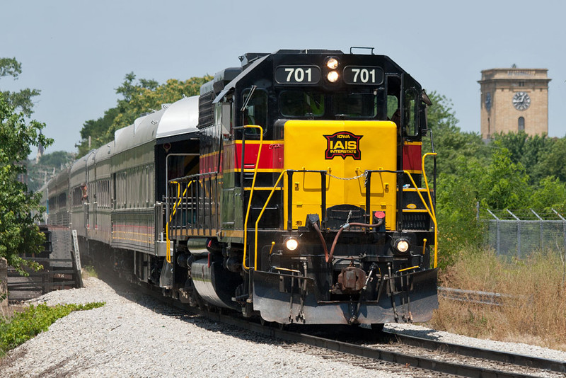 IAIS 701 brings the 11am run to Walcott back into Rock Island, IL.