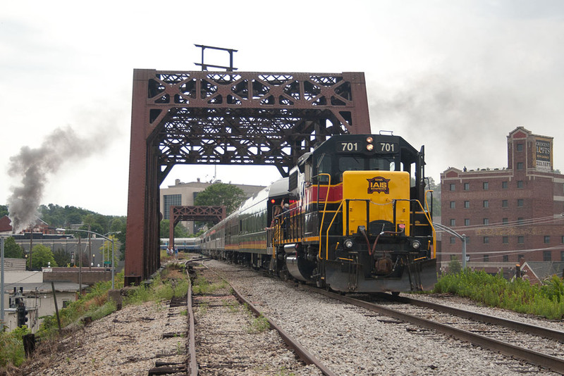 IAIS 701 with the rear of the 11am run to Walcott.  The building on the right played host to our rooftop views of Davenport.